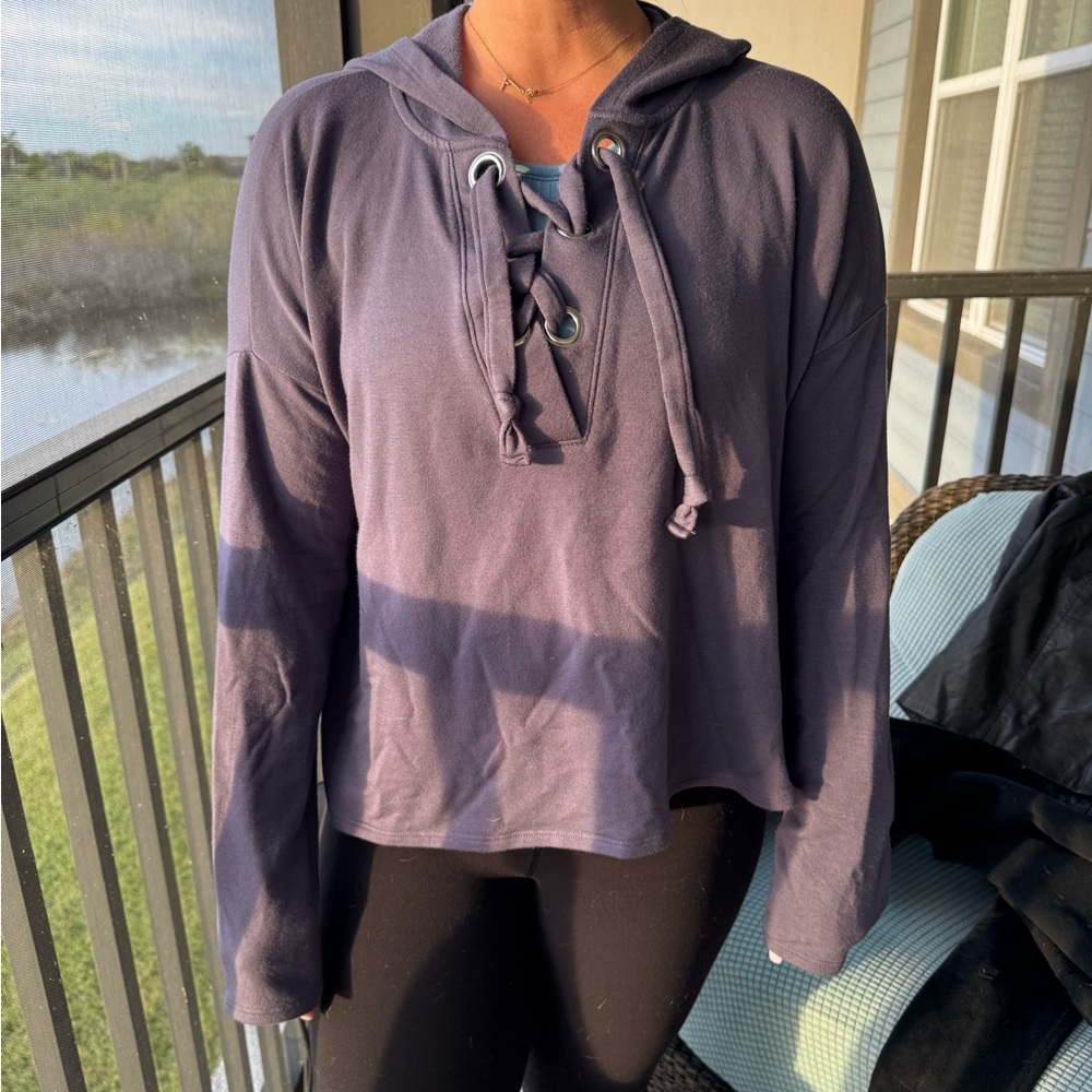 BeyondYoga Purple Sweatshirt Size Med